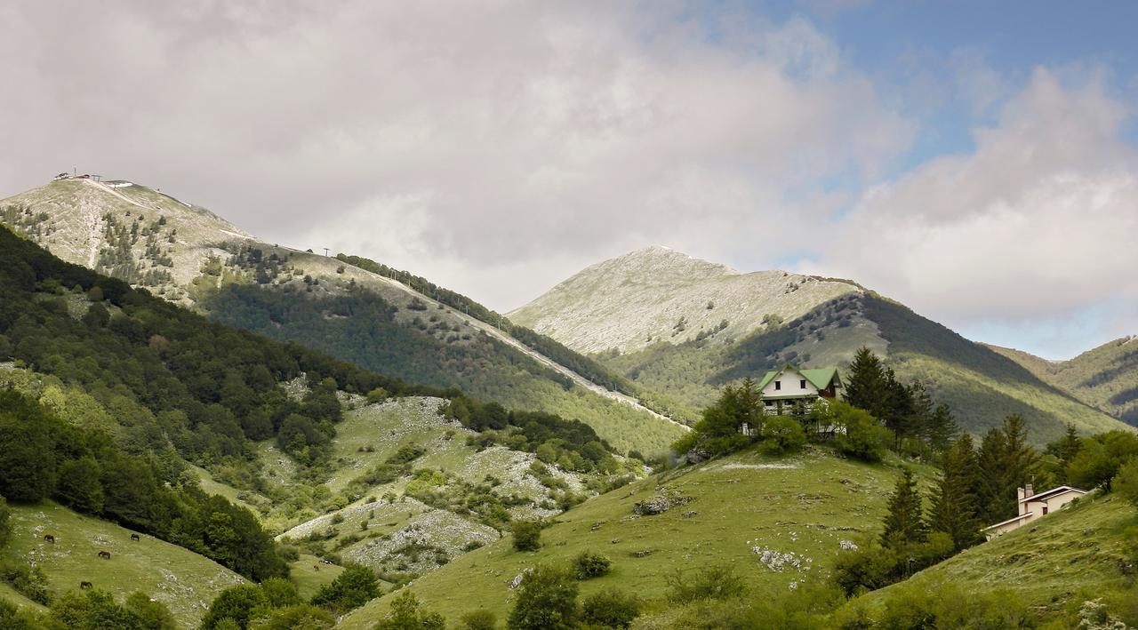 Hotel Valle Del Lupo Пескассероли Экстерьер фото